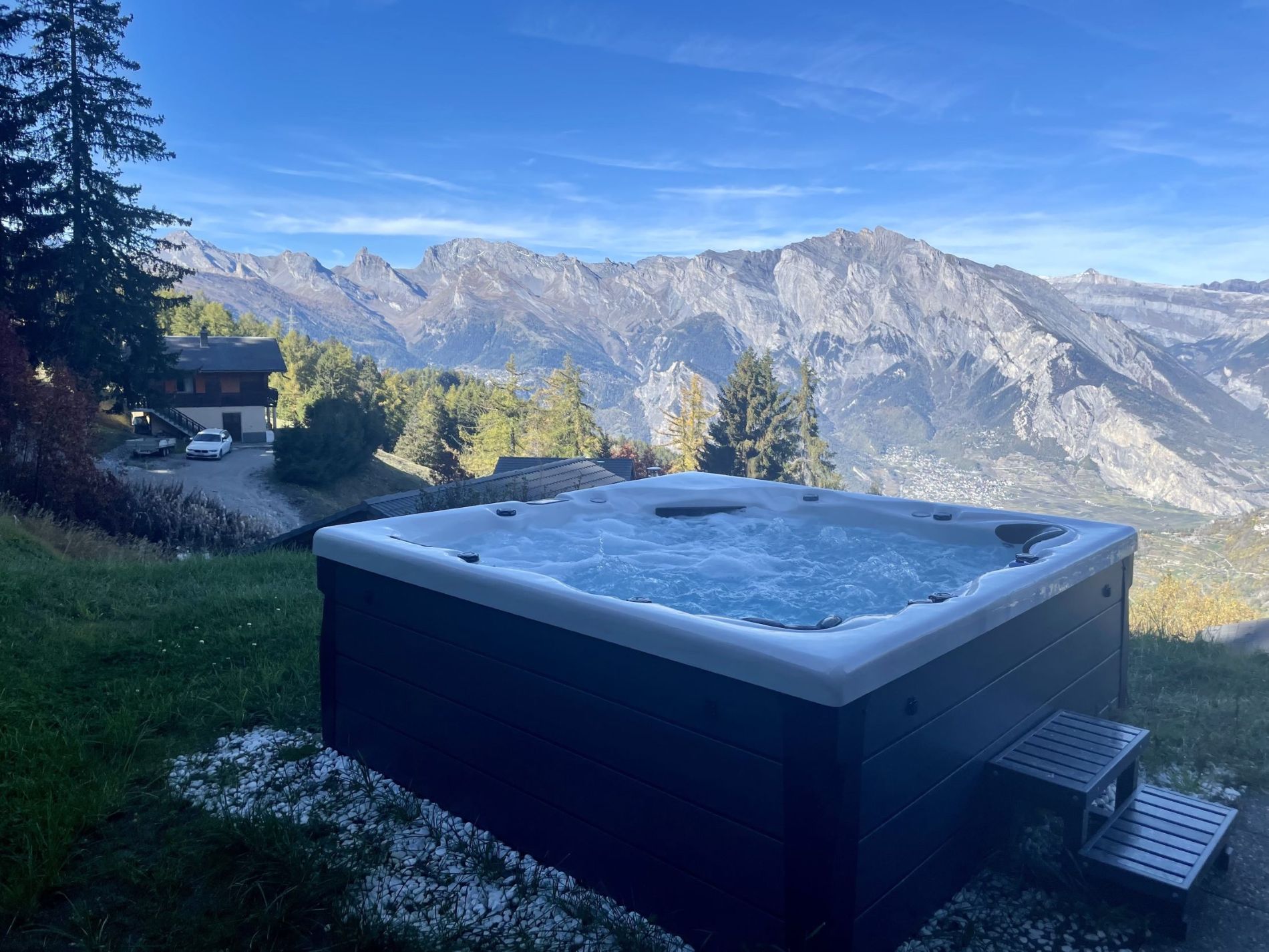 Outdoor jacuzzi at Chalet La Chance